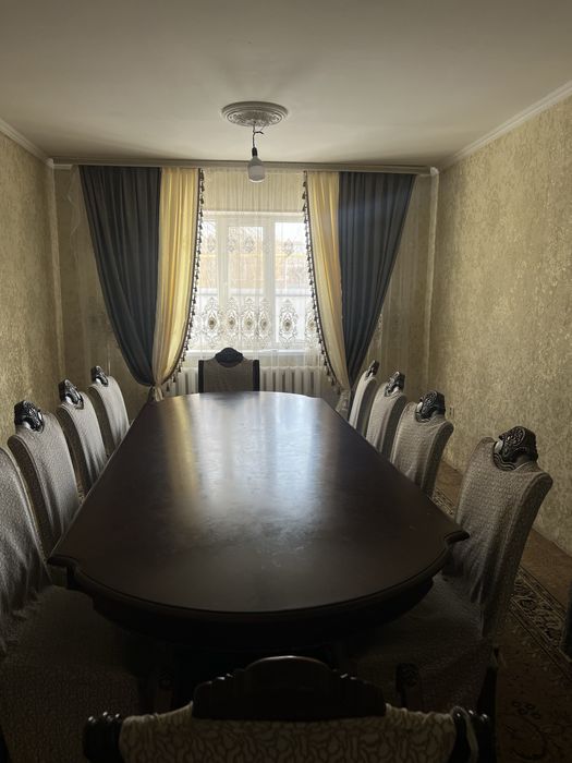 Стол в хорошем состояни