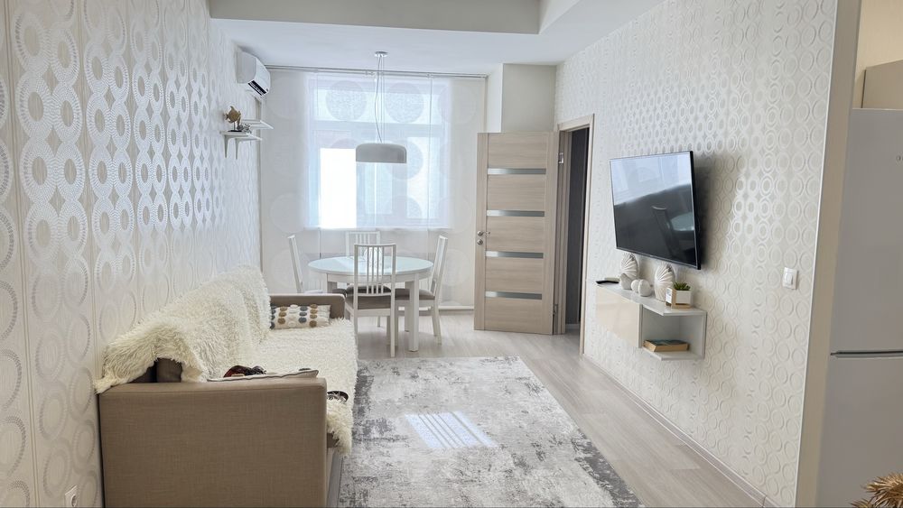 В жк ГринПарк 2-этаж 2-комнт квартира здаю