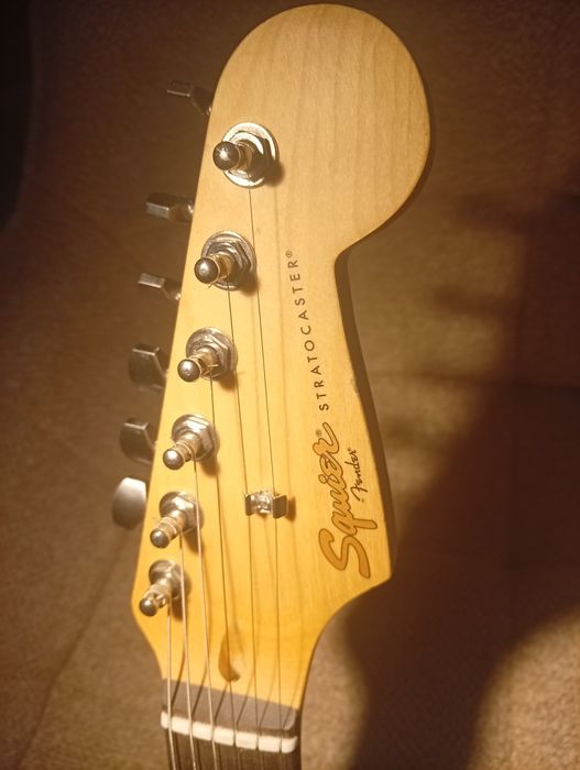Squier sonic Stratocaster by fender