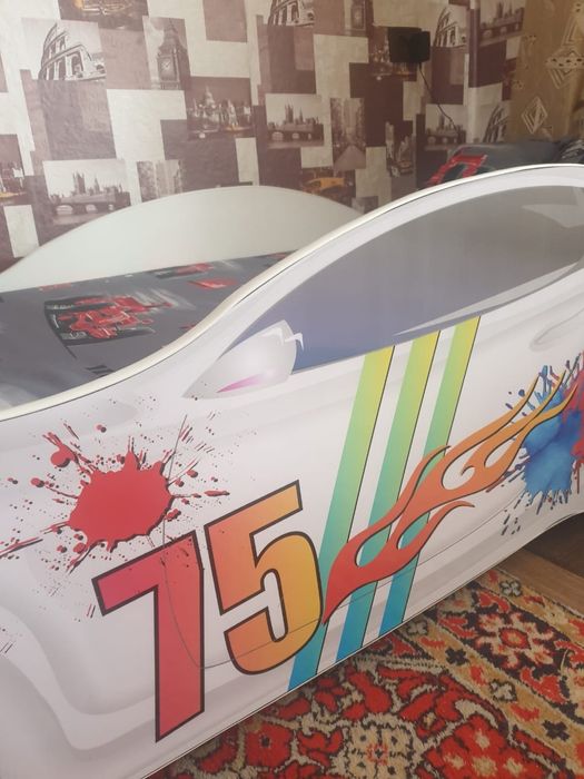 Продам кровать машину