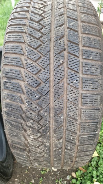Anvelopă 285/40R22 marca Continental, DOT 2023,8 mm,M +S