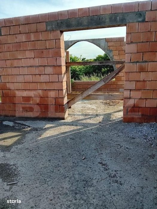 Teren cu casa in constructie,600 mp,Sangeorgiu de Mures