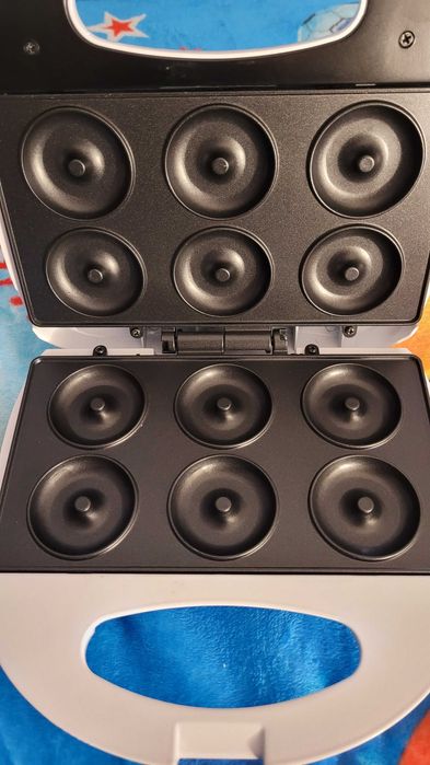 Aparat electric pentru gogoși