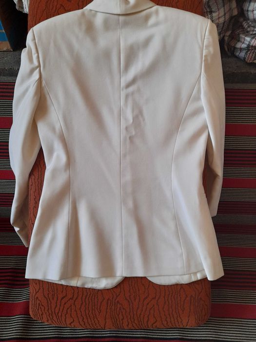Продавам дамско сако