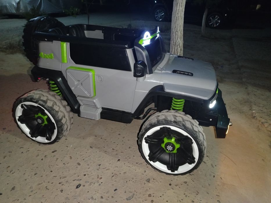 Детская электромобиль