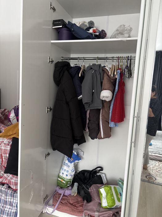 Продаю срочно шкаф