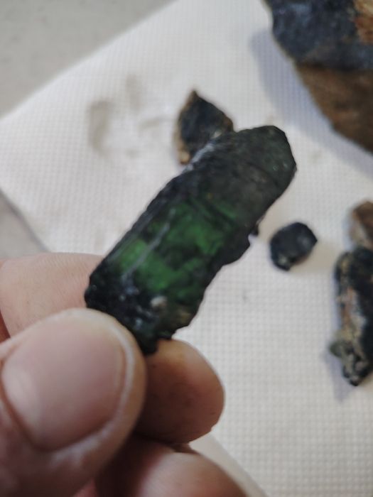 Flori de mina vivianit cu cuarț și pirită.