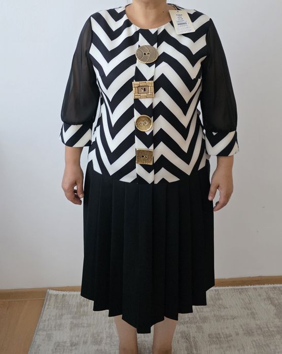 Чисто нова елегантна рокля