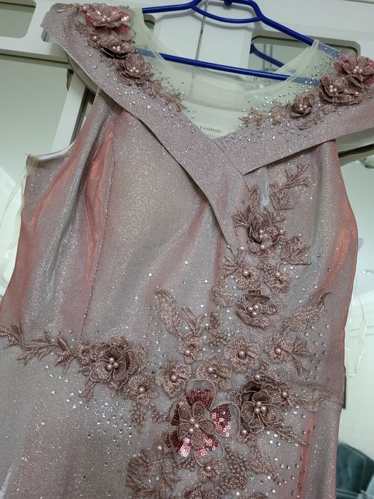 Вечернее платье цвет: роз пудра