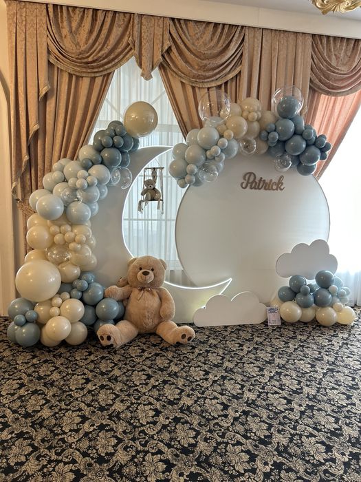 Decor botez majorat nunta baloane colt foto aranjamente masa