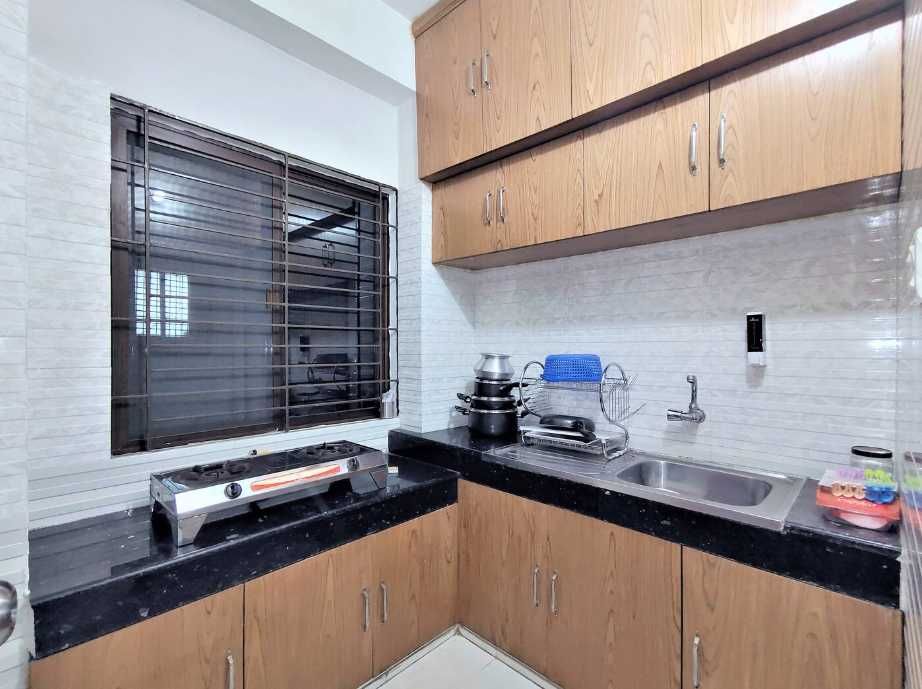 Дава се под наем Двустаен апартамент в Пловдив, Съдийски - 55 кв.м за 229.5 € - Снимка #2