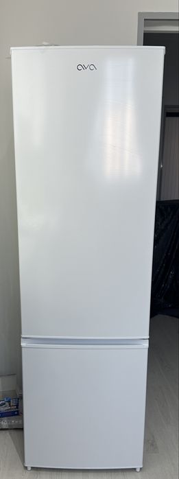 Холодильник Ava.
