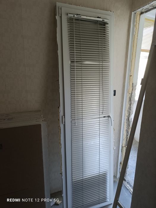 Продавам готови пвц и алуминиева дограма врати, и врати прозорци