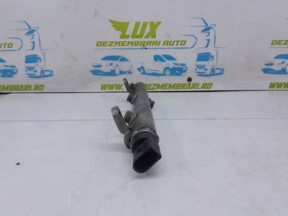 Rampa injectoare dreapta  3.0 cdi om642 v6 a6420700695 10034624 Jeep