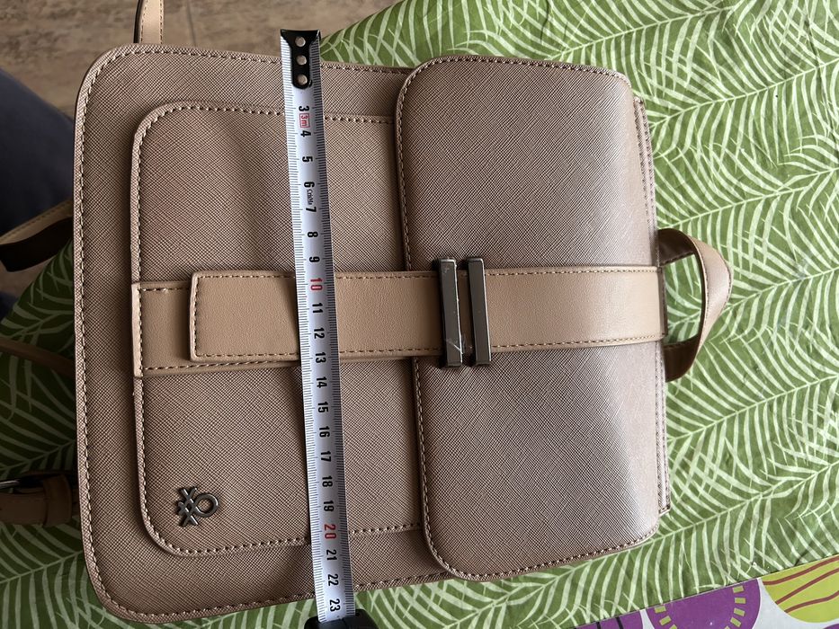 Бежова Раница Benetton