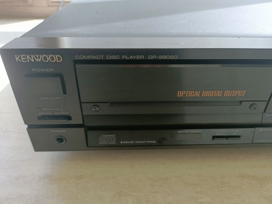 Kenwood DP 990 SG, CD player funcțional, aspect decent