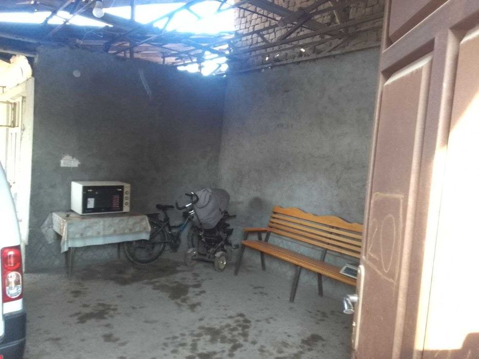 Янгийўл тумани М34 йўлида 4 соток ҳовли сотилади