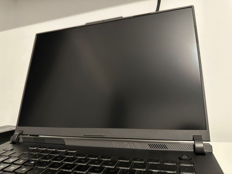 Asus Rog G16 13980HX, RTX 4050, 2K+, 240Hz, 1TB, 16GB