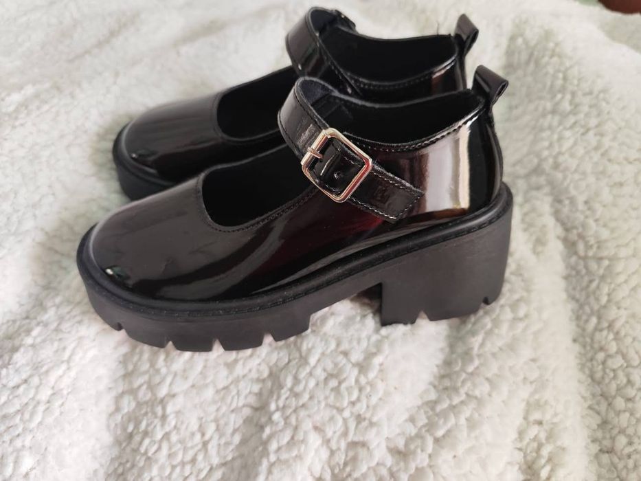 Продам туфли. 3500 новые