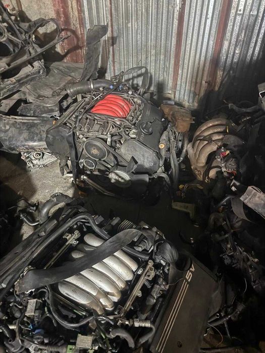 Двигатель на Ауди А4 А6 обьем 2.8 30-ти клапанный