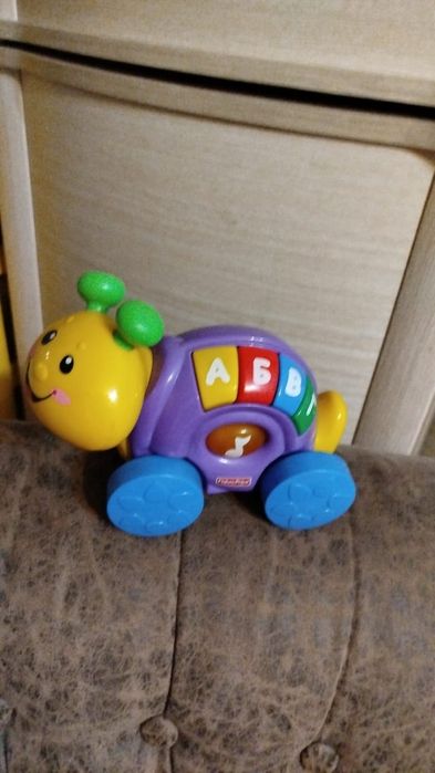 Продам музыкальные развивающие игрушки