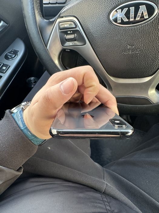 iPhone Xs 64 гб.