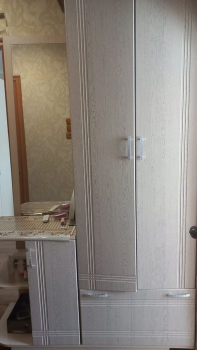 Продам прихожую недорого