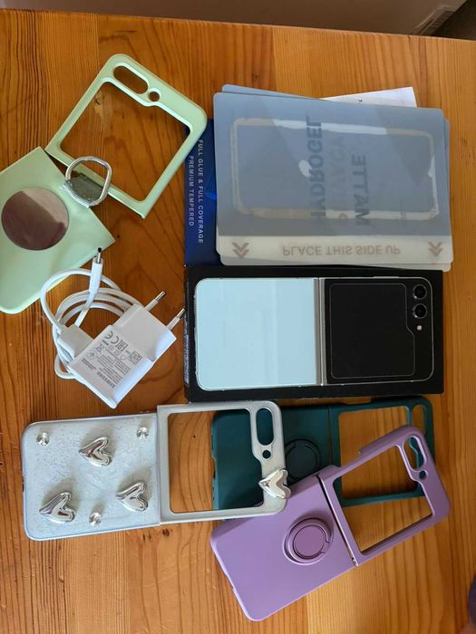 Samsung Flip 5 Mint