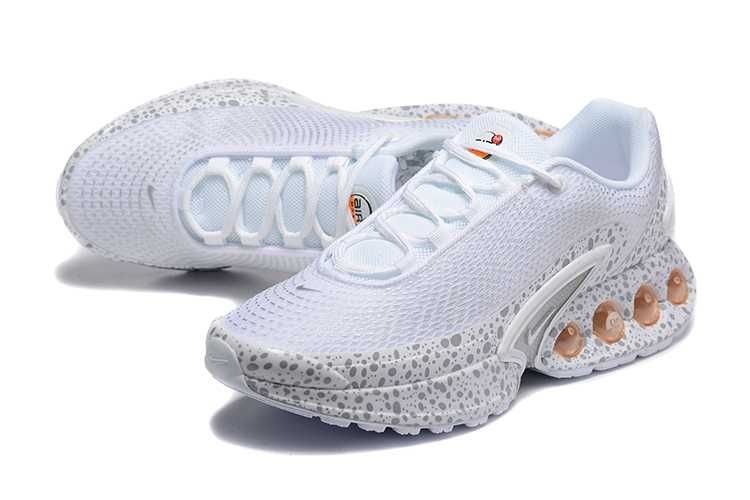 Продавам нови мъжки маратонки NIKE Air Max Dn Se Prm налични 41 и 43