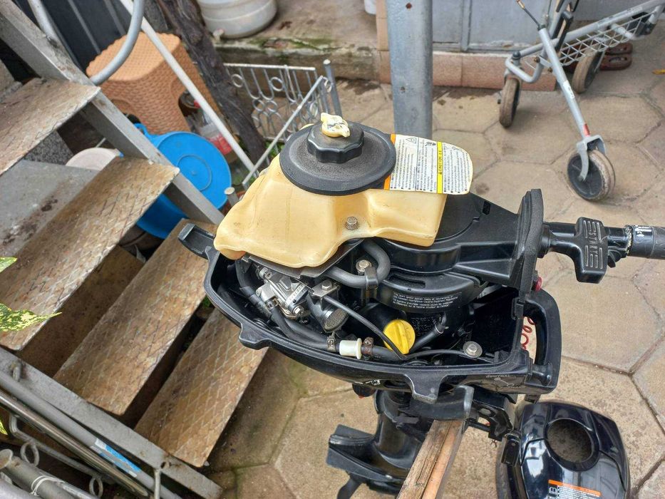Четиритактов извънбордов двигател Tohatsu 3.5 hp къс ботуш