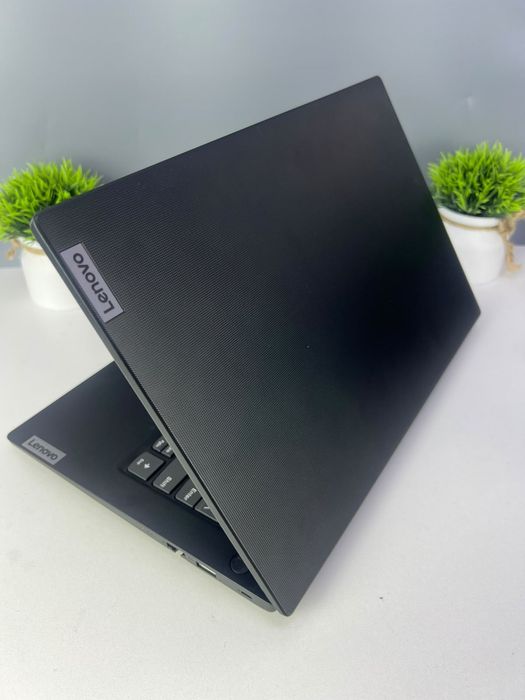 Ноутбук Lenovo Intel Core i3 13-поколение, 8/512 ГБ