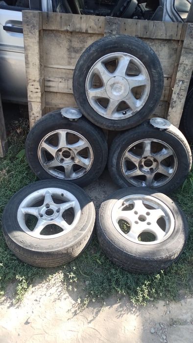 R15 4x114.3 смотрите внимательно,разные. 3 только одинаковые.