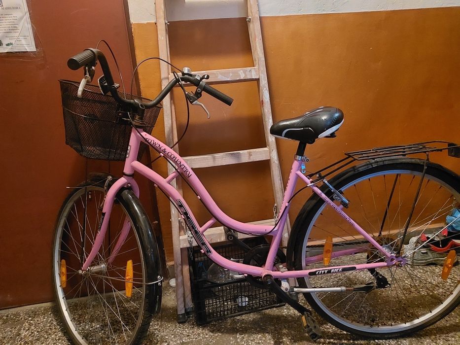 Продавам дамско колело.Използвано е.Само лично предаване. За Варна