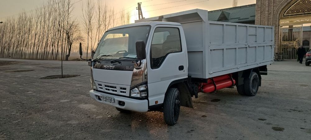 Исузу самасвал сотилади.