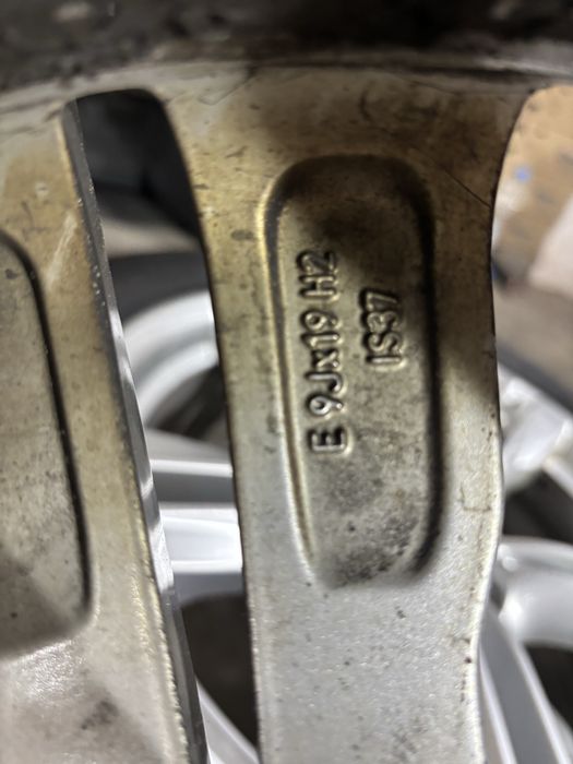 4бр оригинални 19ки Бмв Х5 Х6 2016г  с зимни гуми Пирели 255/50