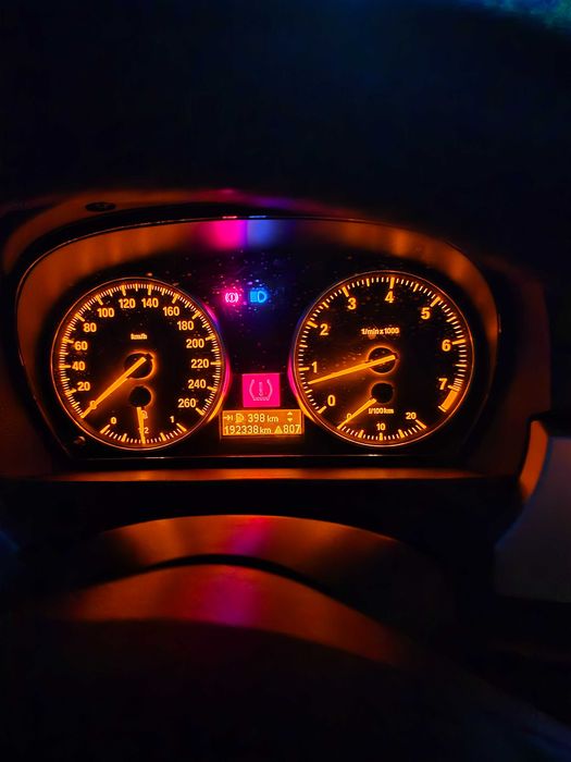 Bmw e 90 an 2010 facelift  benzina motor 2.0 cp170 schimb gipuri  ouffroadastept oferte