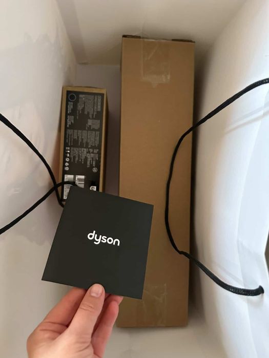 Продам Dyson Airstrait