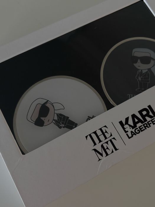 Лимитиран комплект подложки за чаши Karl Lagerfeld x The Met (4 броя)