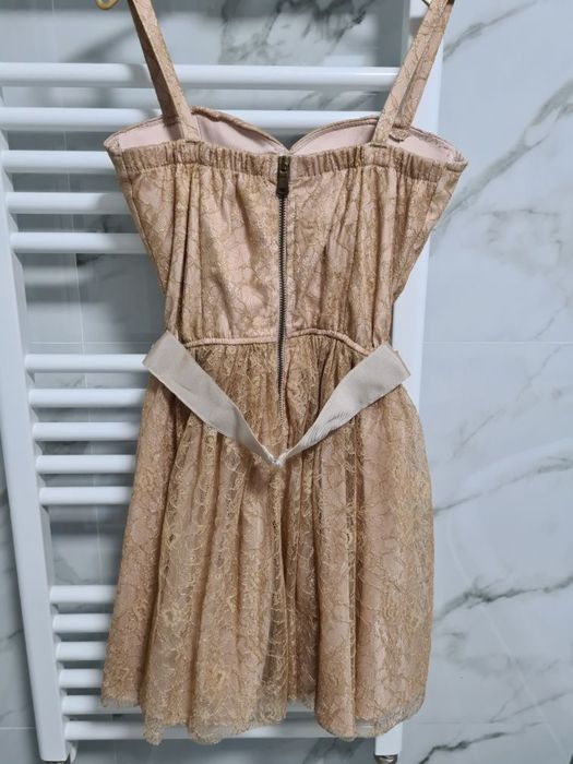 Rochie Bby tip printesa crem auriu