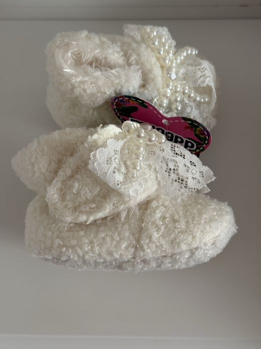 Нежни бебешки обувки/буйки