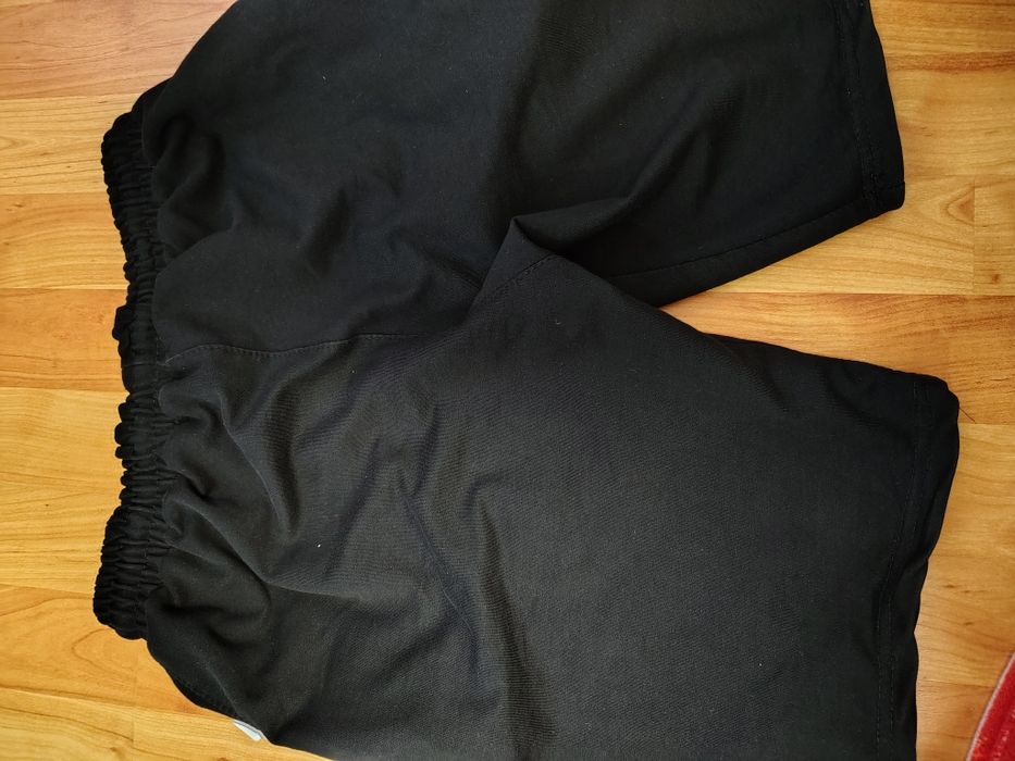 Vând pantaloni  bărbați Nike