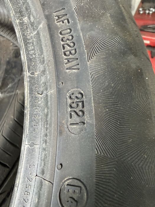 Летни гуми 235/45/18