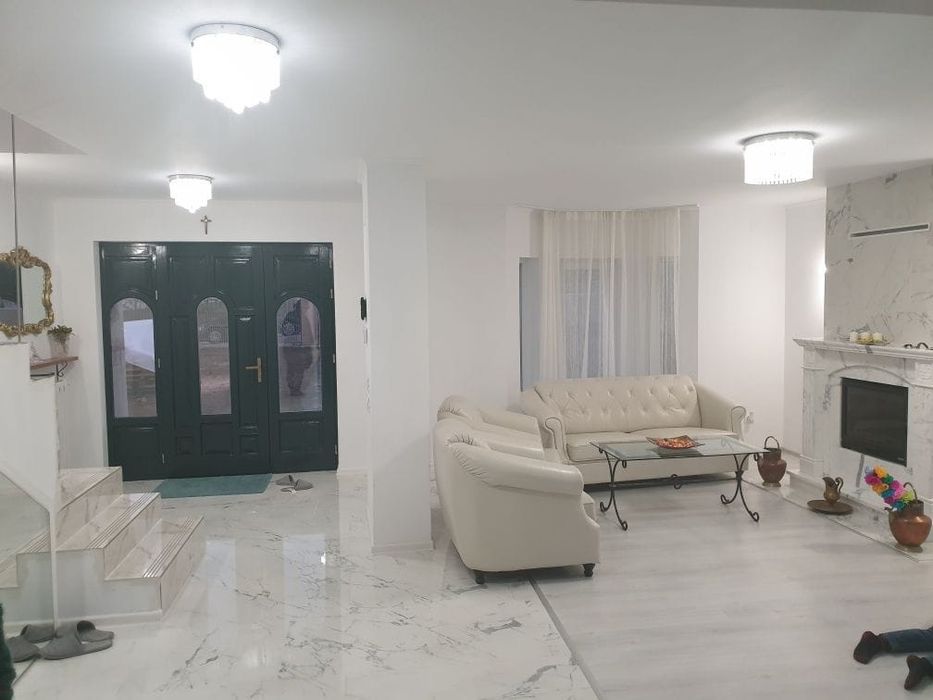 Casa / vila de vanzare