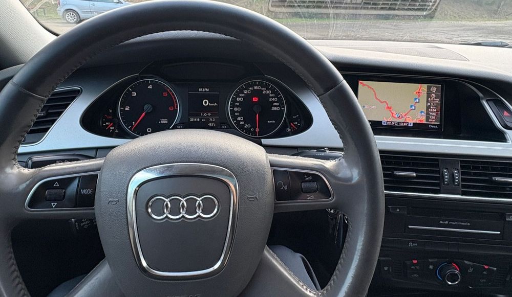 Audi A4 B8 Panoramic – O mașină cinstită, direct de la proprietar