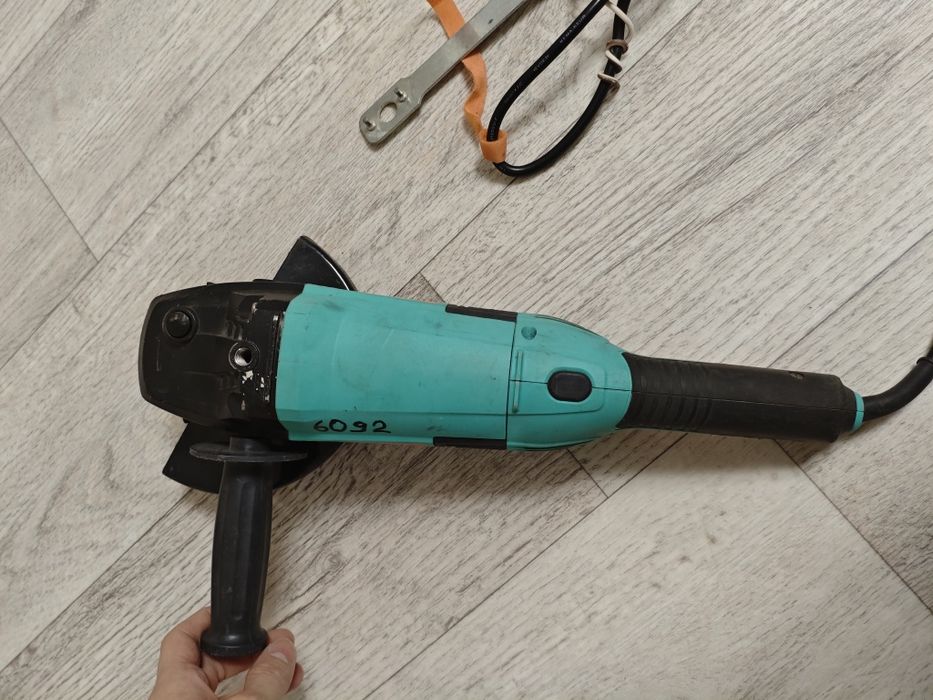 Болгарку УШМ продам.