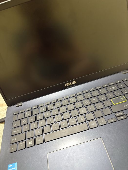 Laptop Asus , 1200 de lei negociabil