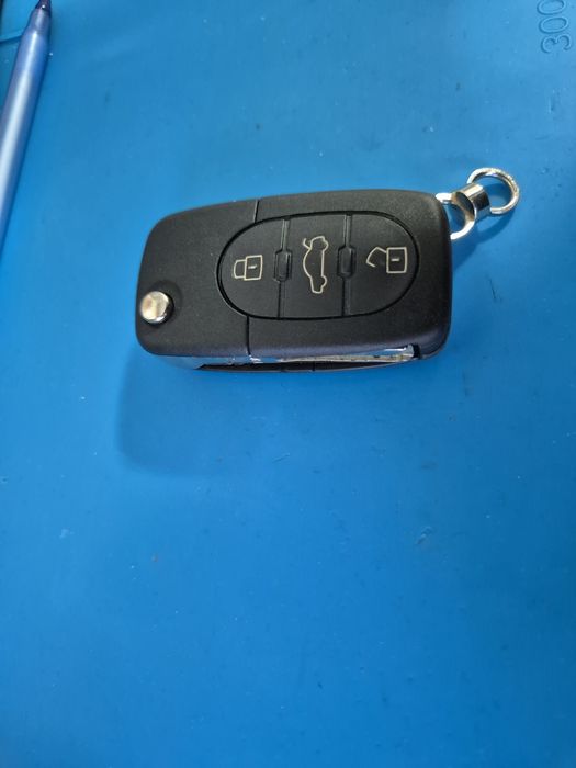 Ключ audi a3,а4,а6,a8,ТТ Temic Manila 4D0 837 231N 434,92mhz