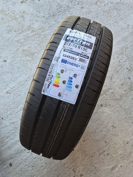O bucată 225/70 R15C 112/110R Kumho PorTran KC53 vară