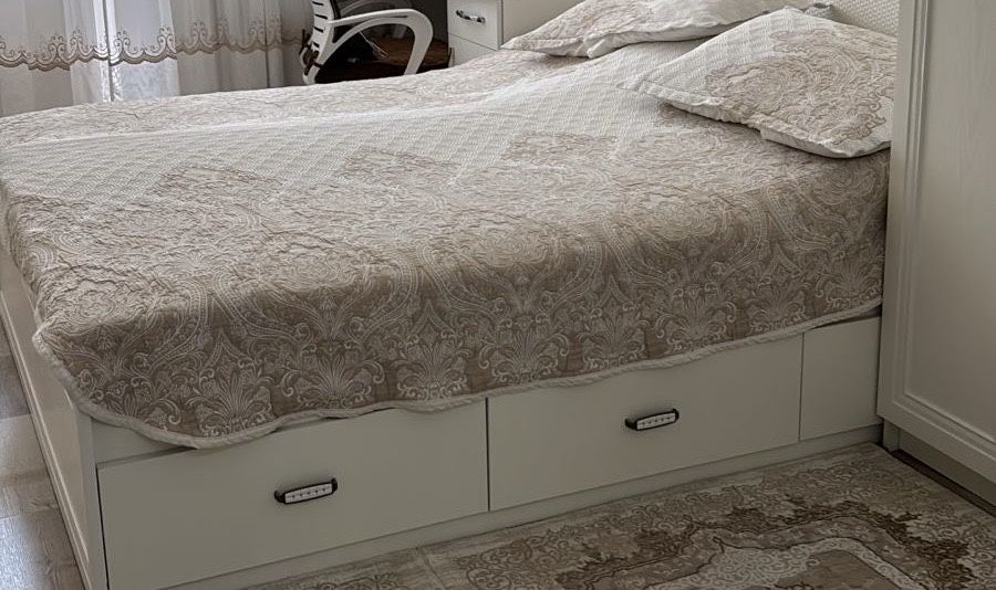 Продам двухспальнюю кровать