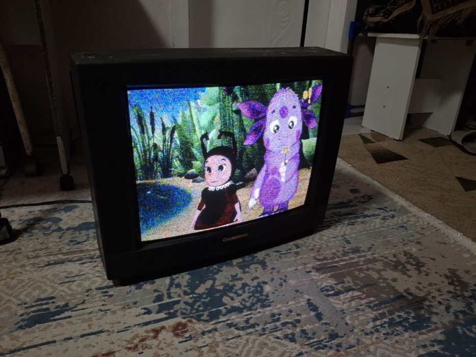 Телевизор б/у  3000т